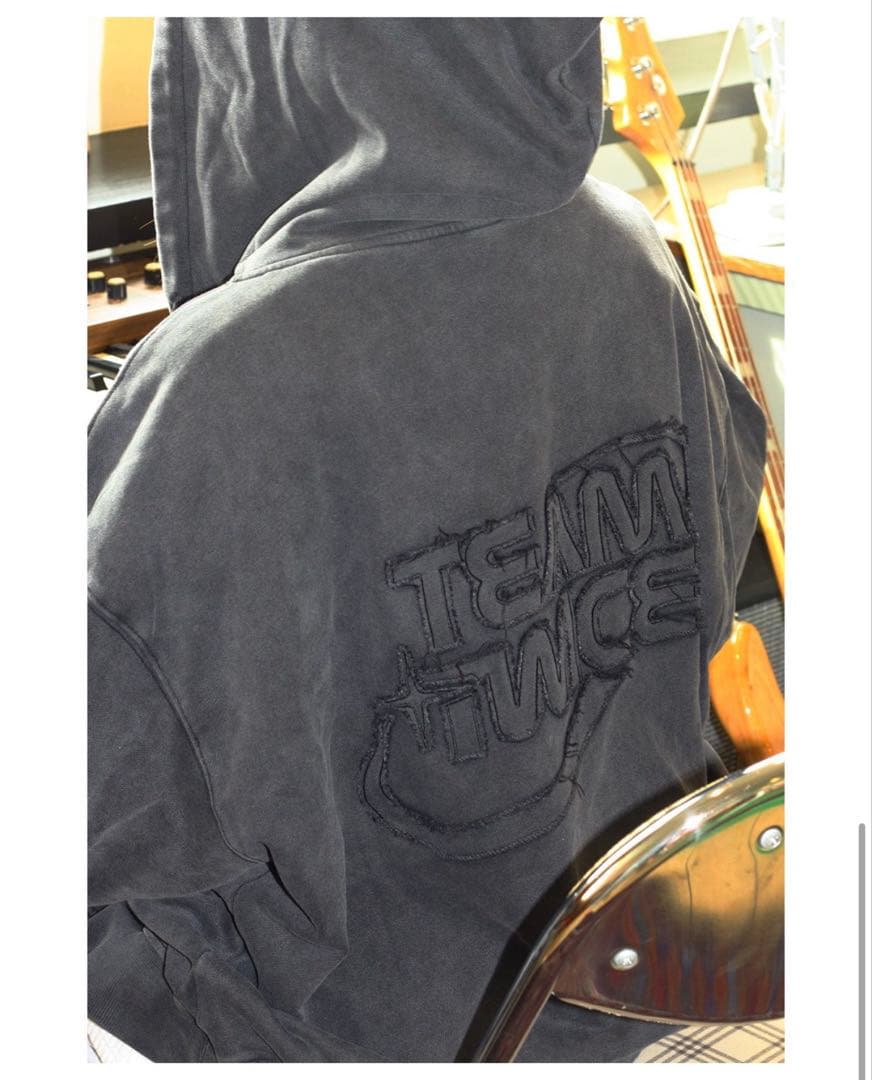 【TWICE】10VE UNIVERSE HOOD ZIP-UP