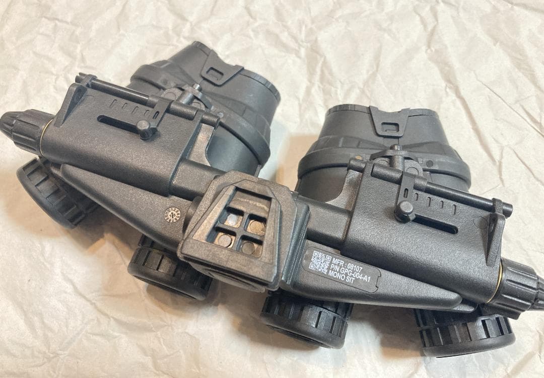 【発光モデル】GPNVG-18 4眼ナイトビジョンゴーグル ダミー BK