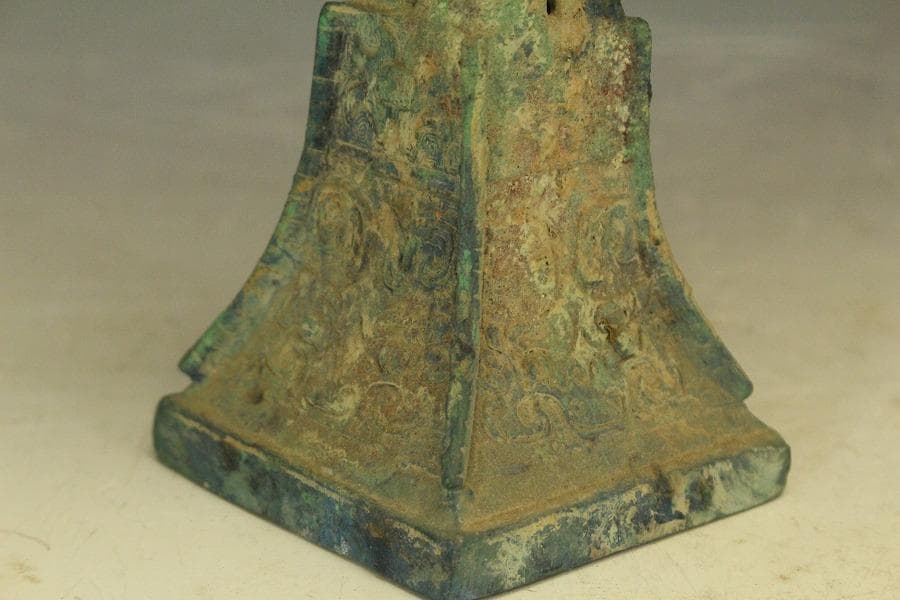 中国美術 青銅 饕餮紋 四方 尊瓶(HA508)