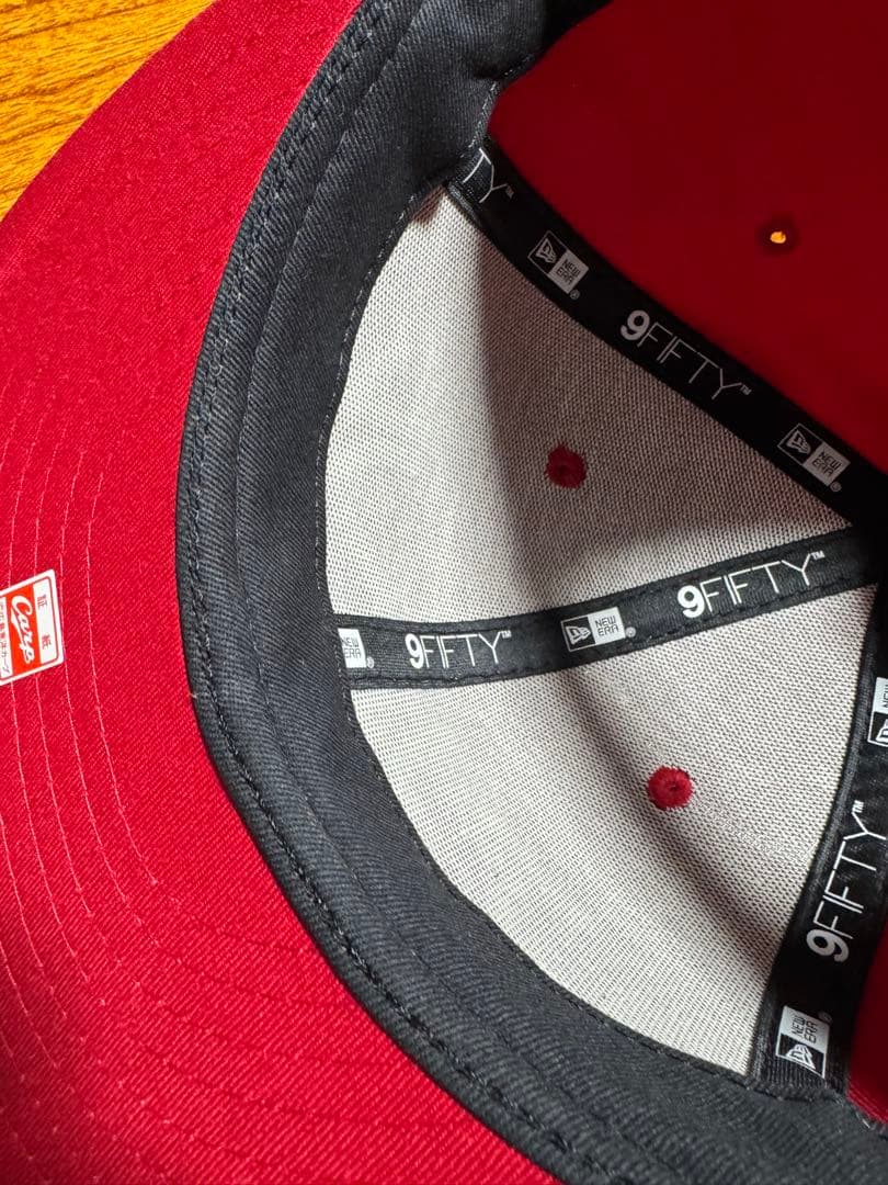 美品 ニューエラ 広島カープ カタナカ アカヘル 刺繍 キャップ スナップバック