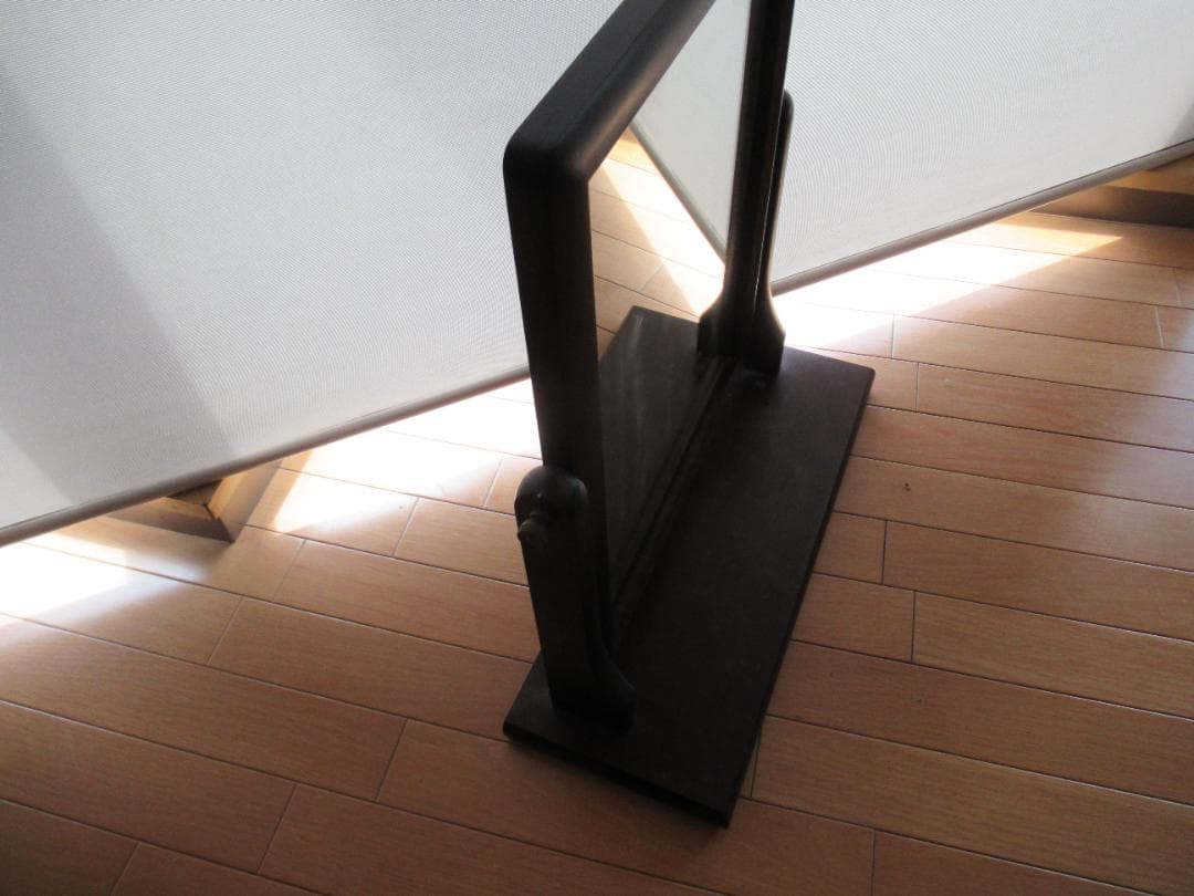 卓上鏡　イギリス製　木製　ねじ式で角度が変えられる