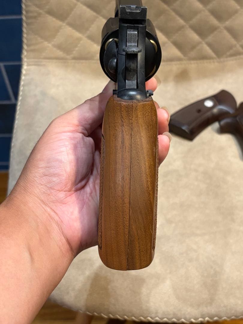 マルシン コルトアナコンダ 6インチ 木製グリップ（割れ有）