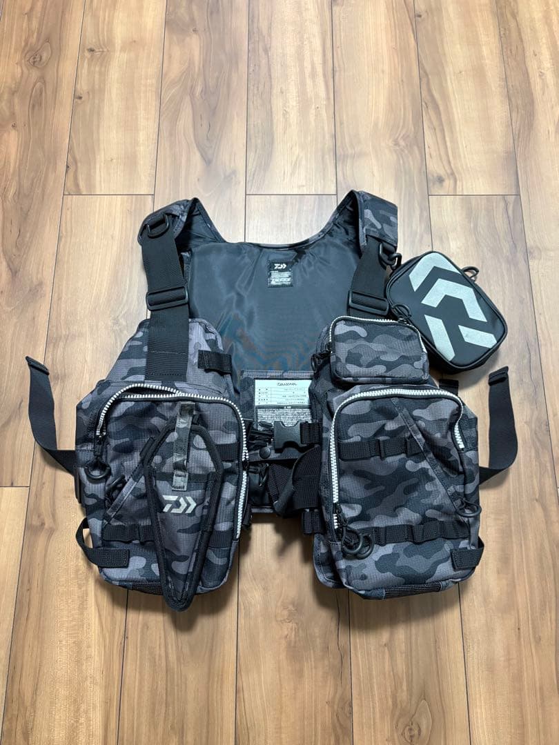 DaiwaダイワフロートゲームベストDF6206 ブラックカモ