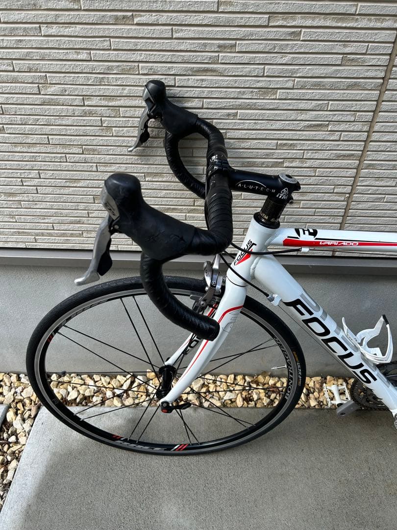 FOCUS VARIADO ロードバイク　直接引き取り限定