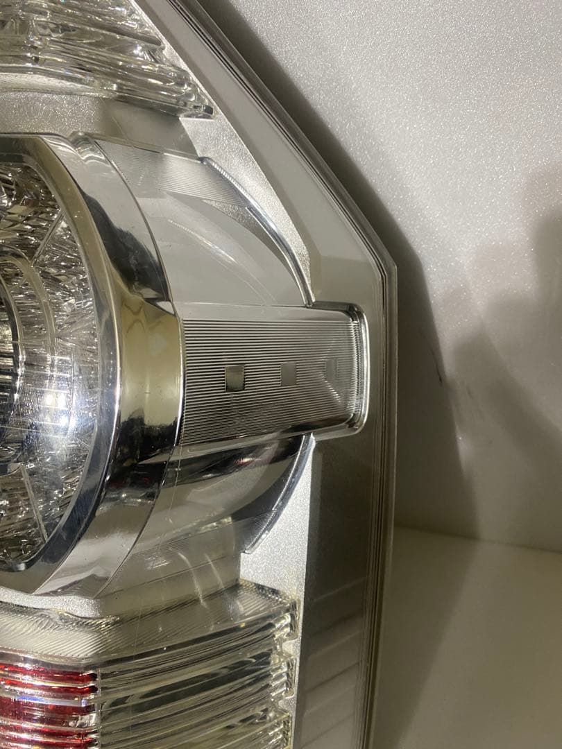 トヨタ ヴォクシー 70系 後期 純正LEDテールライト 左右セット