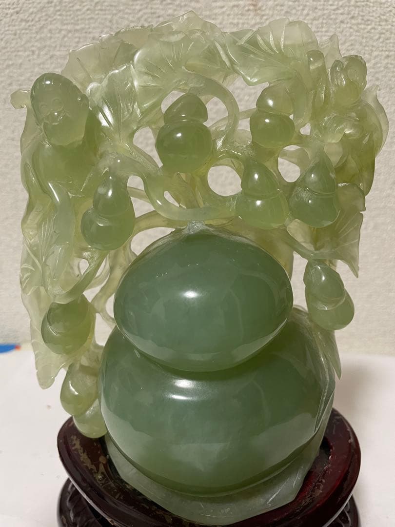 DCM 株式会社　天然石　綠石彫刻瓢箪　置物彫刻 木製台座付き