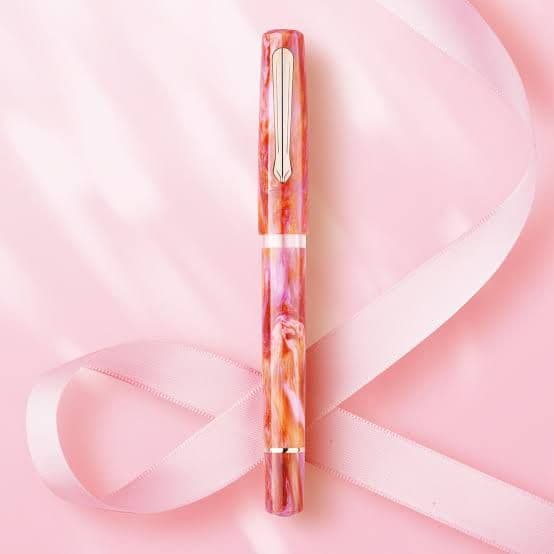 ナーワル（ナーヴァル）ブレストキャンサーアウェアネス限定万年筆Nahvalur