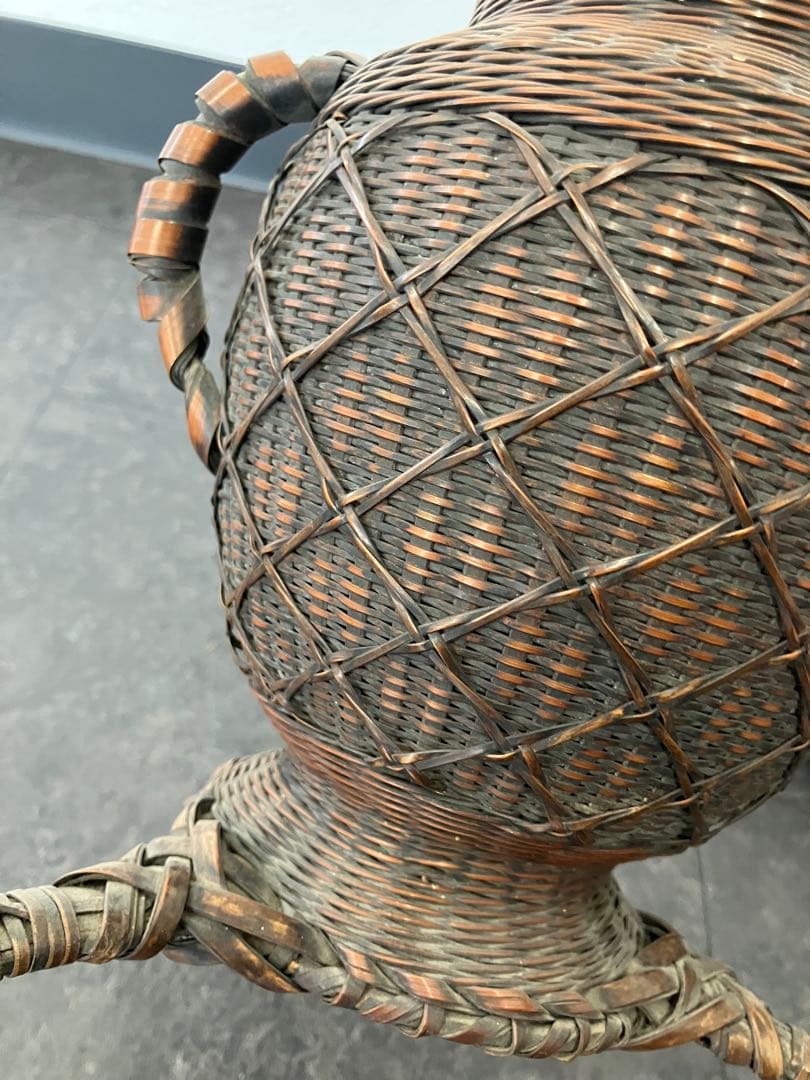 taka！古美術 生花 竹籠 花籠 唐物 花器　三足　古道具　籐