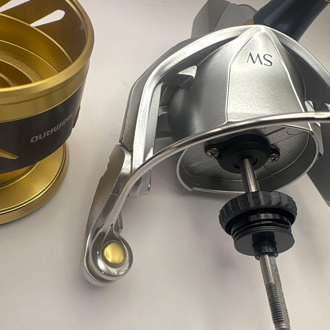 画像追加しました❗️シマノ 18ストラディックSW 4000XG