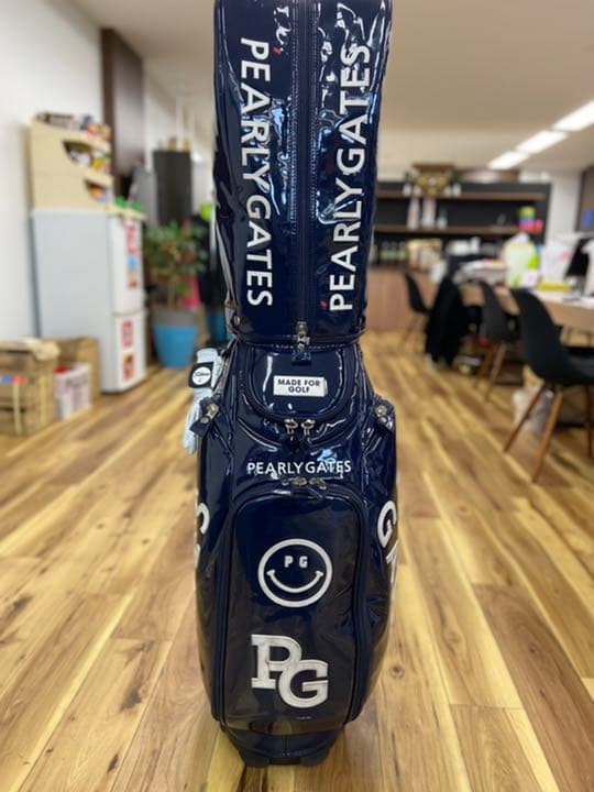 パーリーゲイツ　最新モデルキャディバッグ　エナメル