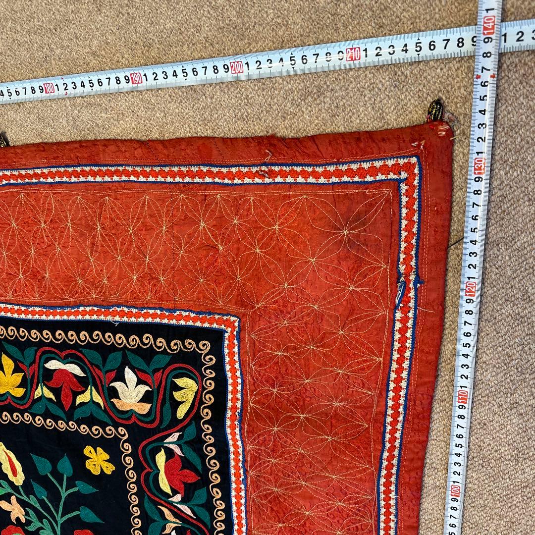 #ウズベキスタン の#スザニ刺繍 です。