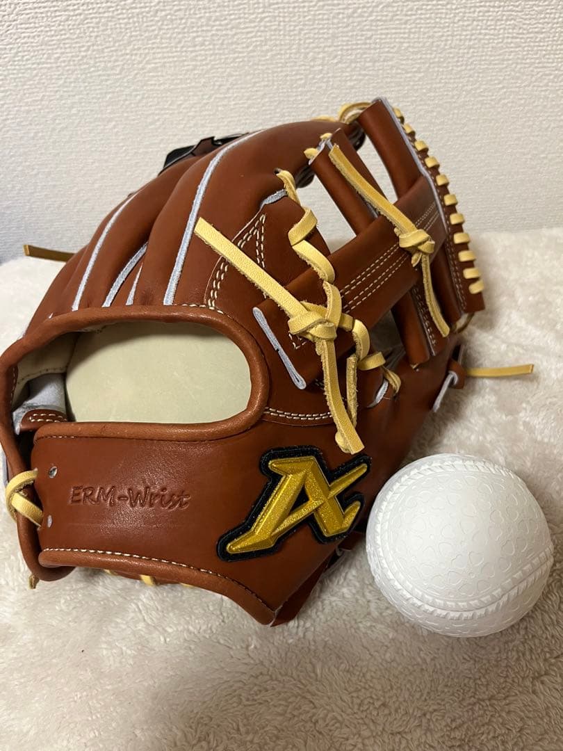 【人気メーカー:良型】　ATOMS　硬式　内野手用　EMR-Wrist