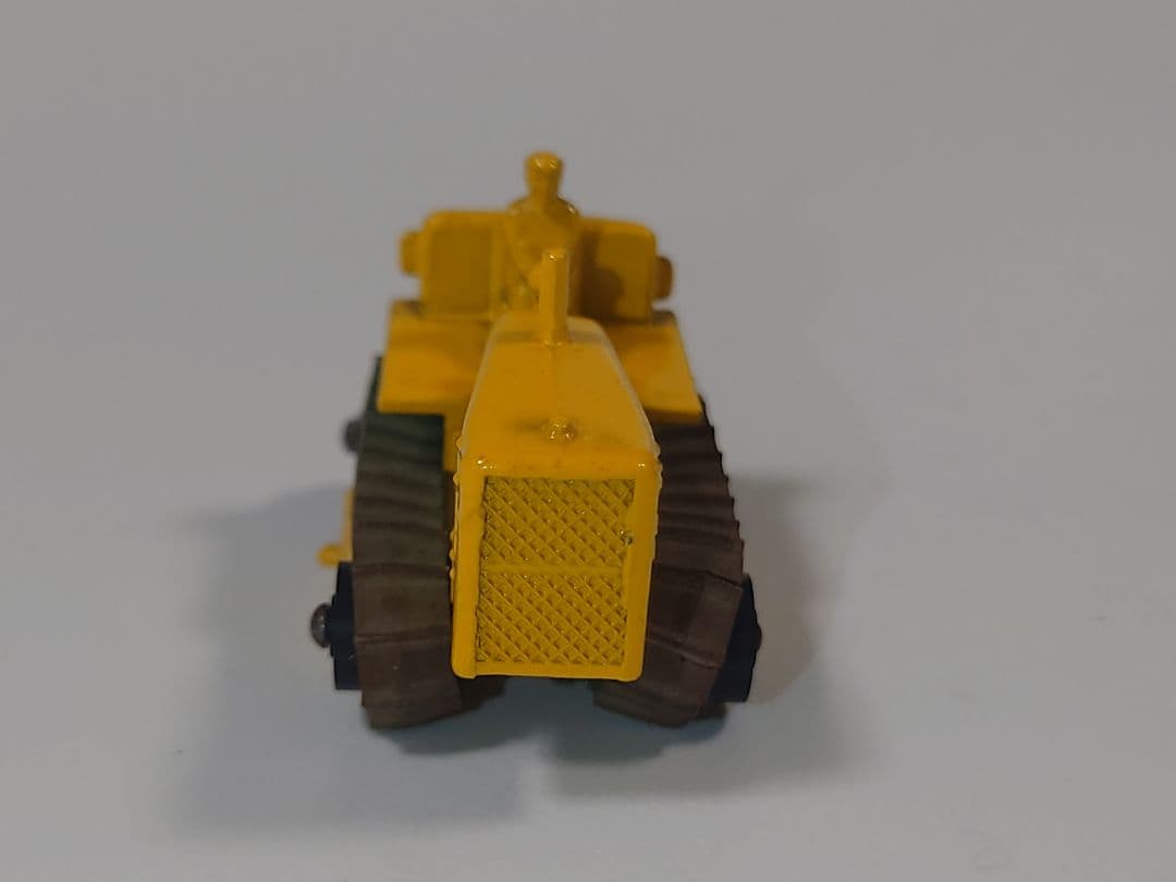 ミニカー MATCHBOX No.8 CATERPILLAR TRACTOR