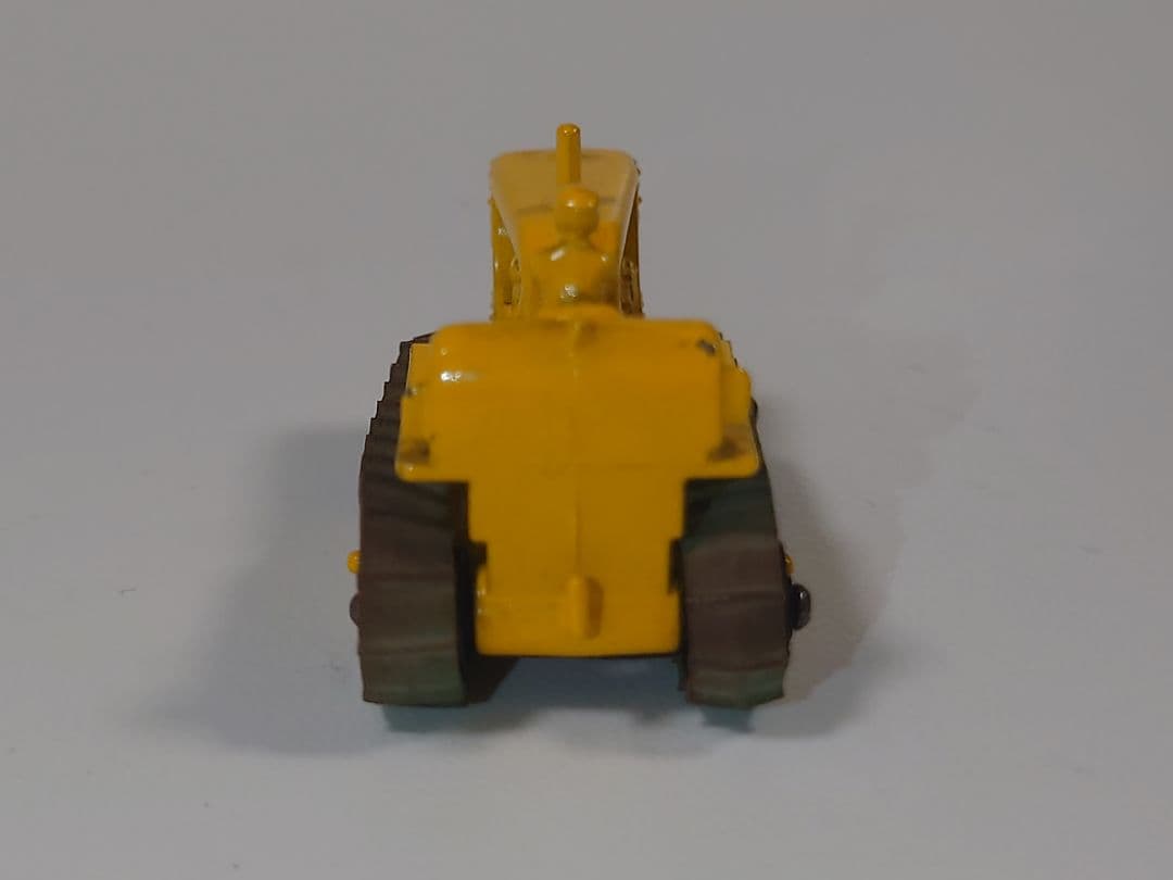ミニカー MATCHBOX No.8 CATERPILLAR TRACTOR