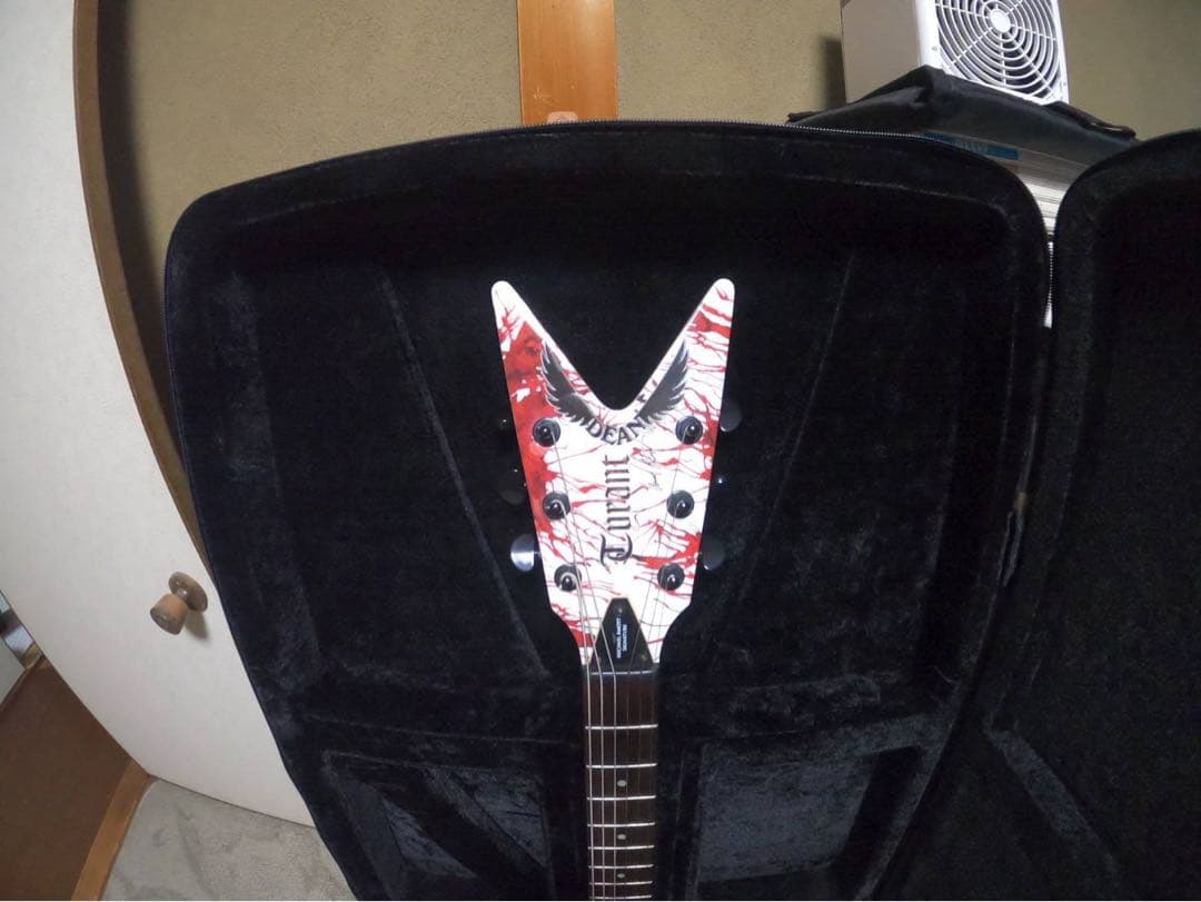 Dean Guitars マイケルアモットモデル