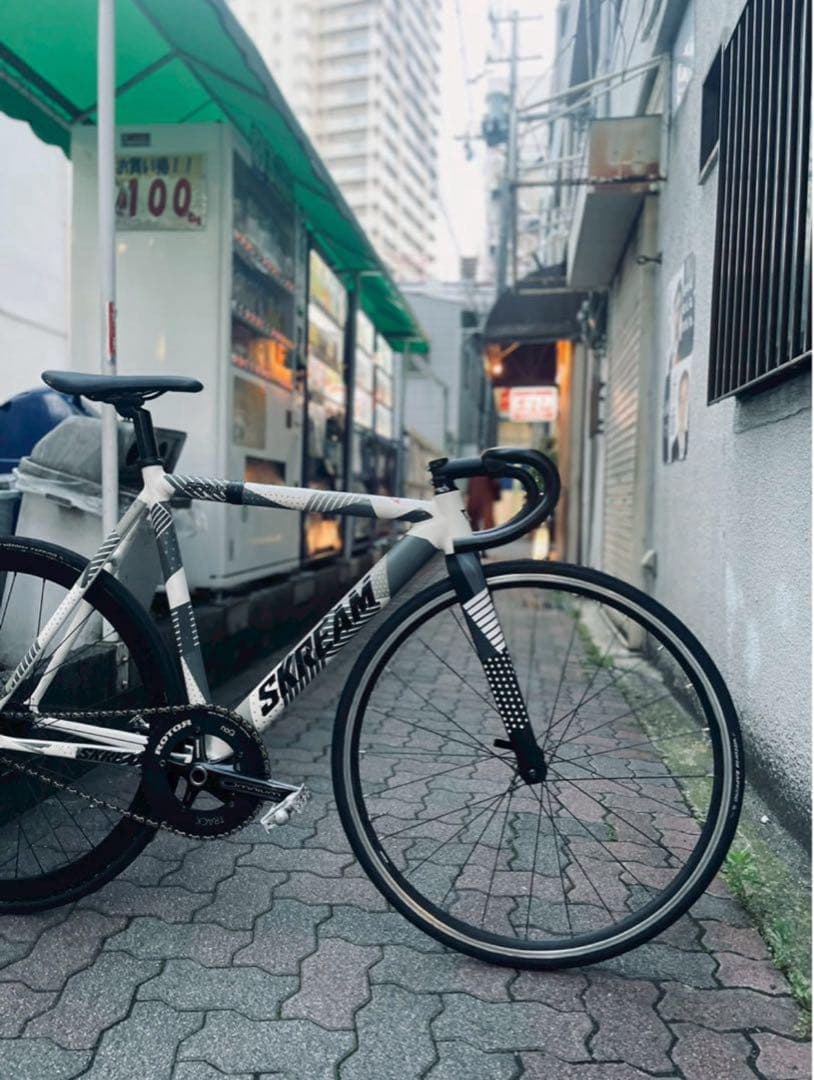 日本未売カラー　SKREAM SPRINT V3