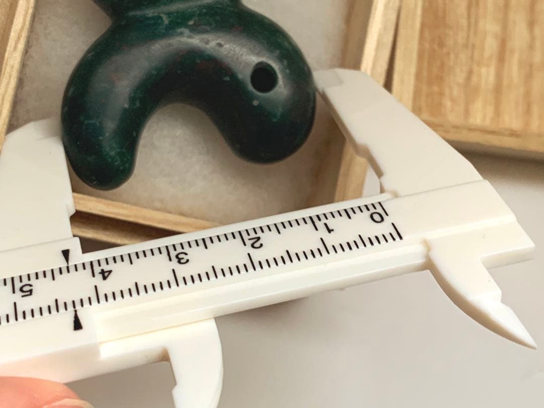 古墳期　出土　出雲石勾玉　碧玉　縄文時代　弥生　石器　土器　翡翠勾玉　根付　勾玉