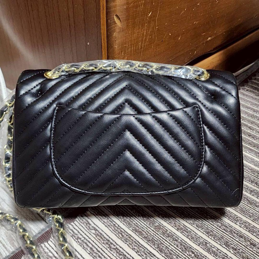 りえころ　シャネル　ショルダーバッグ　ポーチ　チェーン　ノベルティ