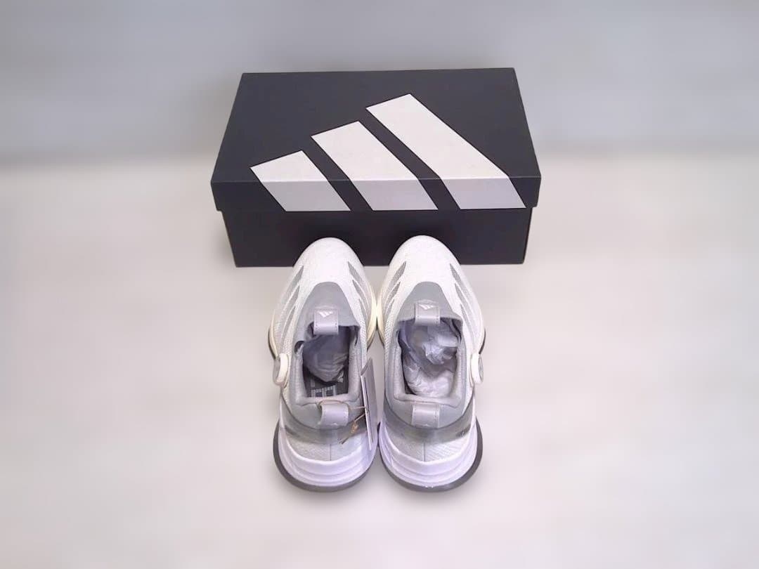 み*る様 新品）アディダス　ゴルフシューズ BOAホワイト/シルバー/グレー　2