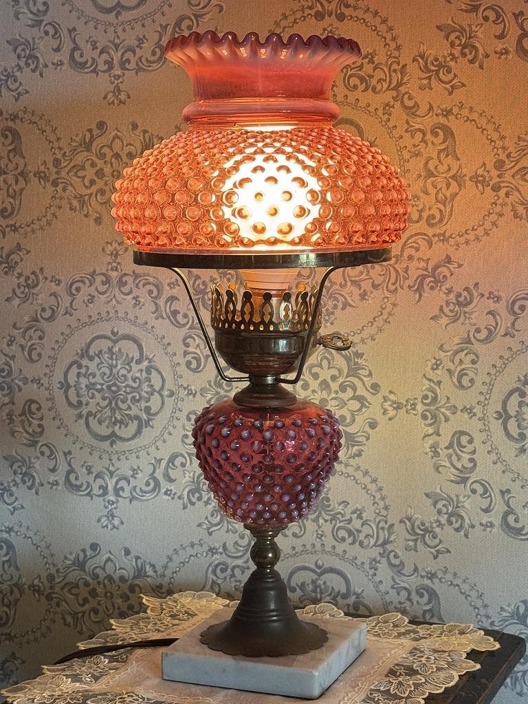 フェントン　ホブネイル　クランベリー　オパールセント　ランプスタンド