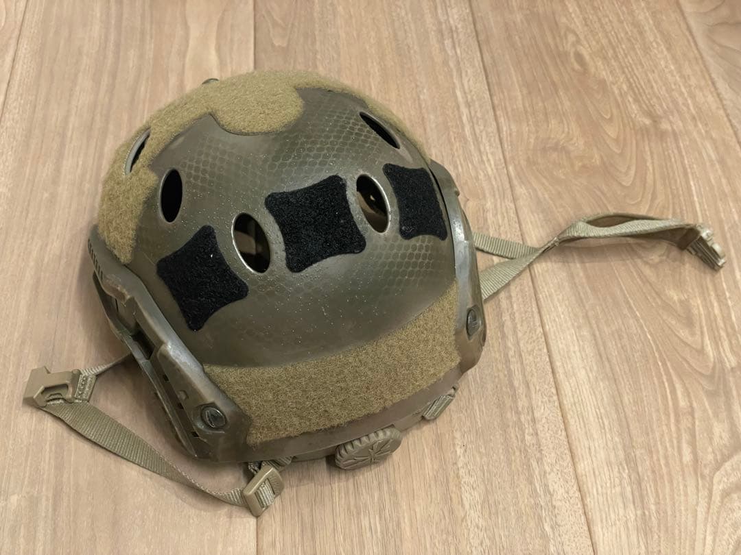 実物　オプスコア　カーボン　ヘルメット