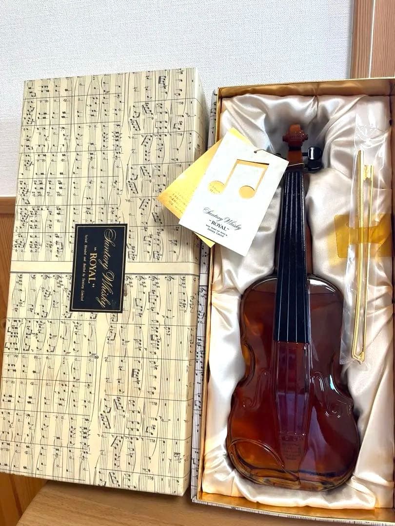 専用サントリーウイスキーローヤル（バイオリン）ウイスキー特級