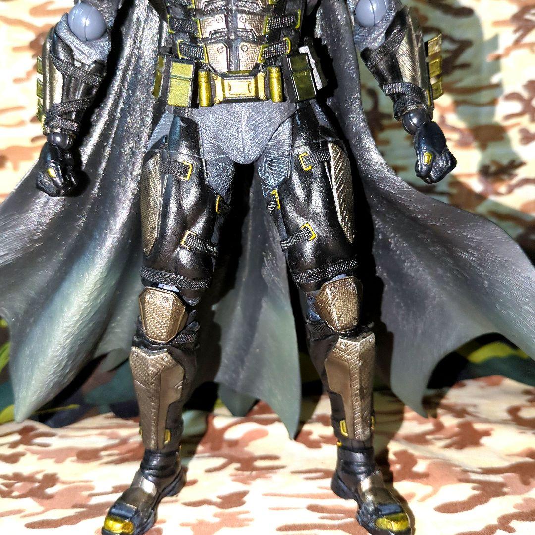 PLAY ARTS改／BATMAN•中古開封品【タクティカルスーツver】