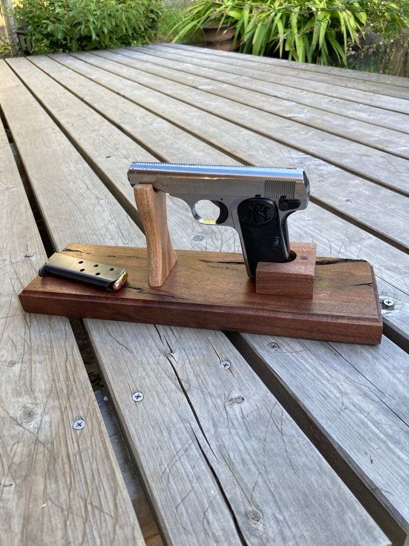 Browning M1910マルシン製用Gun Standガンスタンド