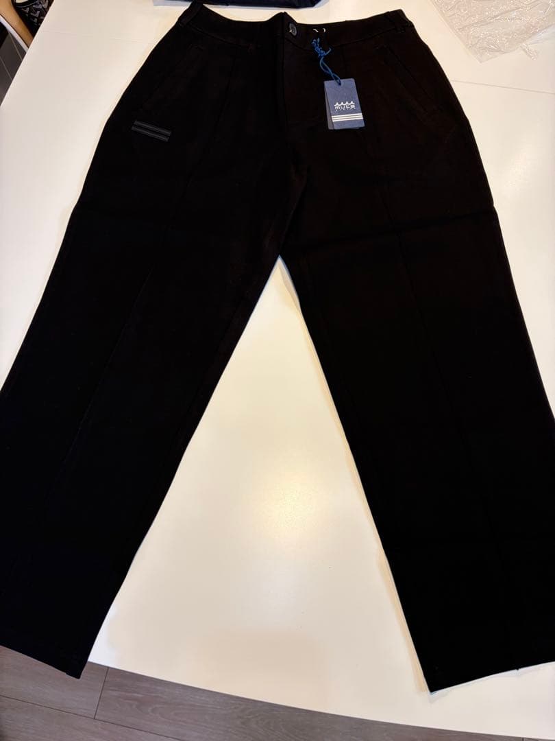 ゆ〜　ムータマリン新品　ゴルフパンツMサイズ　定価30,800円