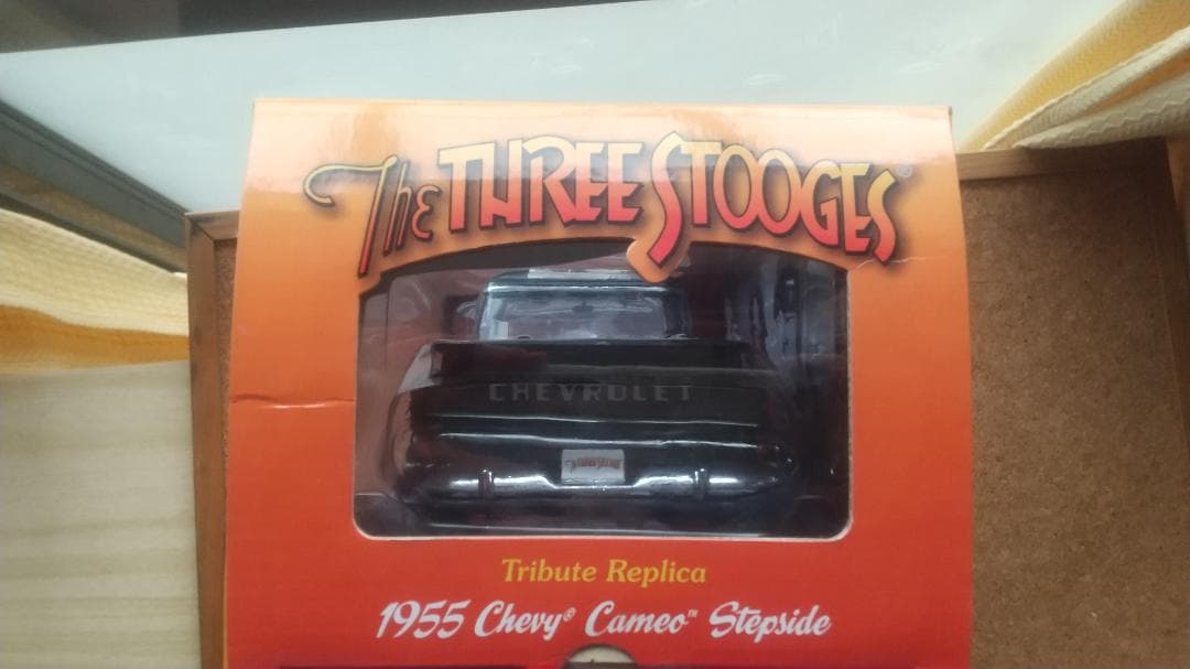 1/18オートワールド 1955 シボレー カメオ ステップサイド