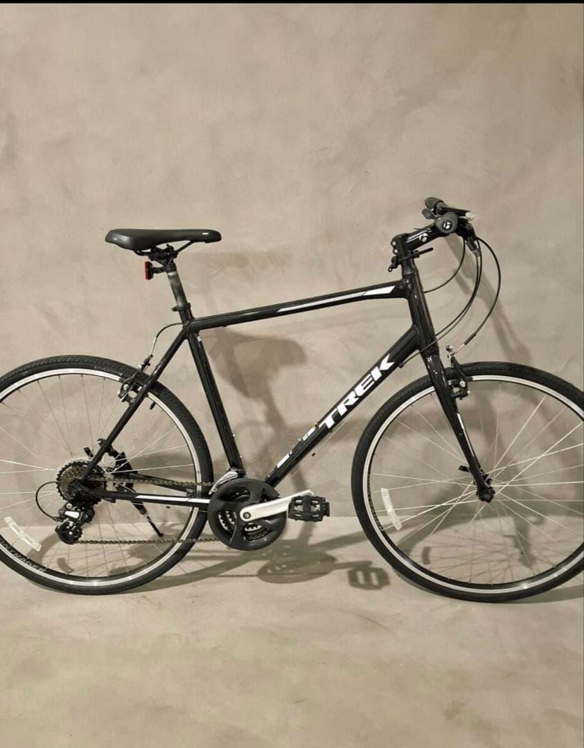 ※ 千葉市　引き取り限定 　Trek クロスバイク ブラック　美品