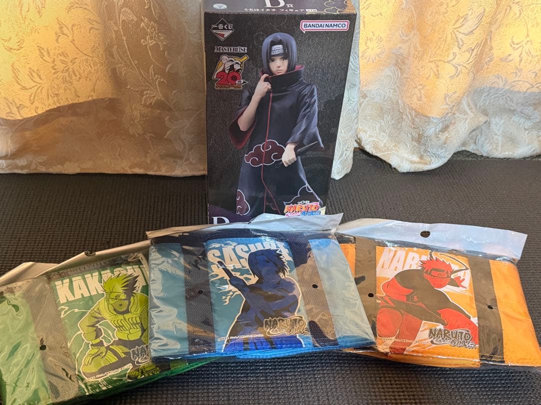 うちはイタチ　フィギュア　保冷バッグ　カード