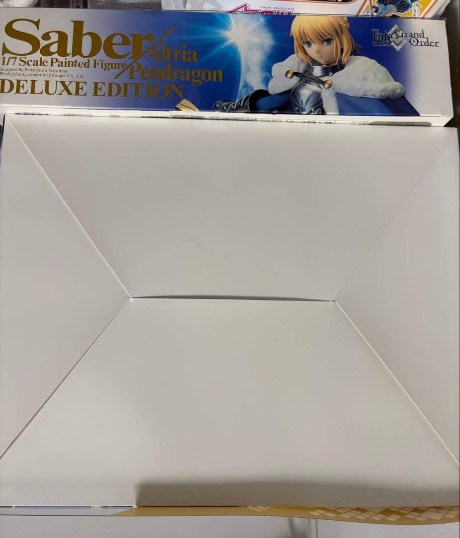 新品未開封　セイバー／アルトリア・ペンドラゴン 1/7スケール　（豪華版）