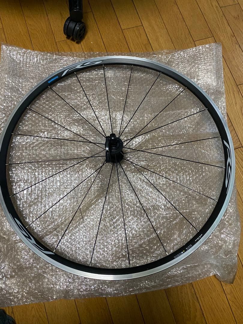 WH-RS100 完組ホイール ブラック/シルバー