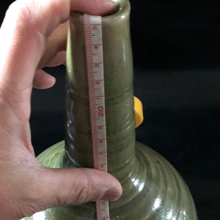 古美術◼️蔵からかなり美しい曲線の緑色の壺、壷、花瓶が出てきました。花道具、茶道具