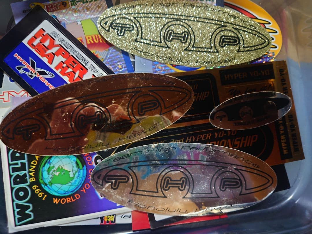 ヨーヨー6個セット、ケース付　ステッカー多数