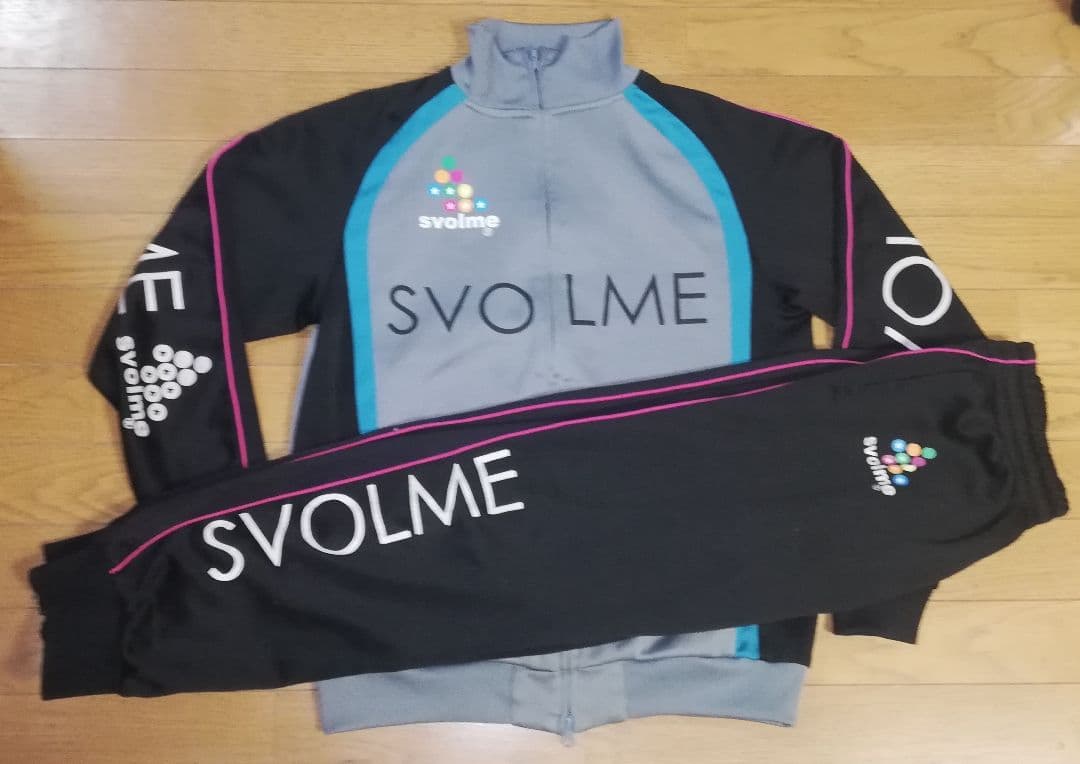 【匿名配送】【入手困難】グレー　黒　トレーニング　ジャージ上下　スボルメ