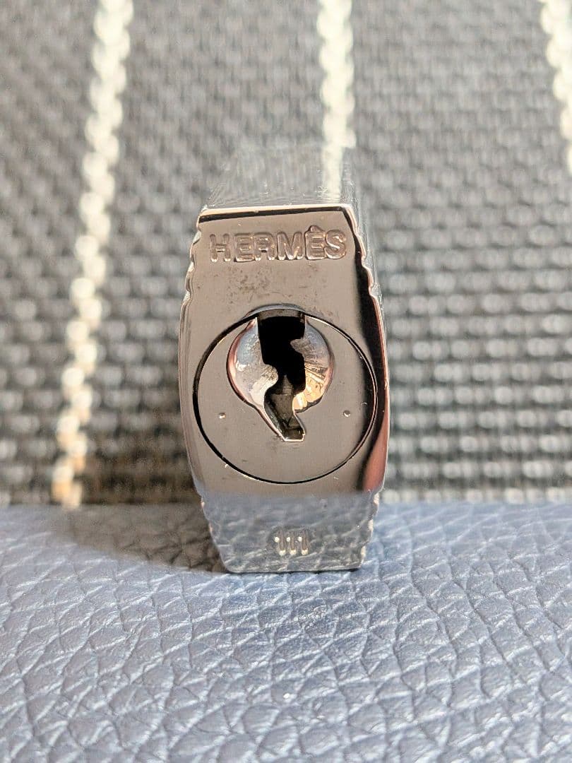 【未使用品】HERMES 南京錠 鍵2本付き　（鍵番号111）