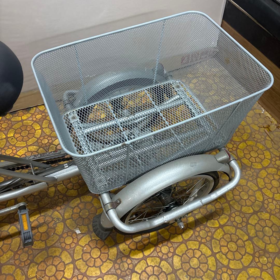 シルバー三輪車 前面バスケット付き　愛知県引き取り限定