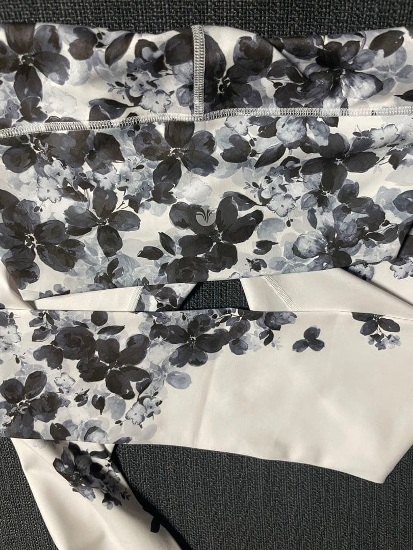 SUKALA フルオブフラワー パネルレギンス M web限定カラーモノトーン