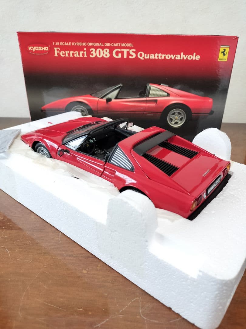 京商1/18フェラーリ308GTSクアトロバルボーレ【RED】