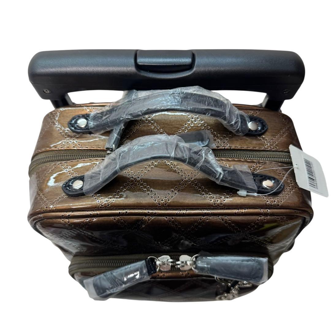 未使用品　SWANY キャリーケース　キルティング　エナメル　多収納　機内持込み