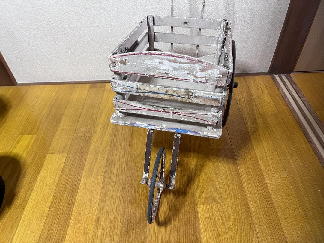 手押し車　三輪車　木とアイアン非常に古い　ヨーロッパの物