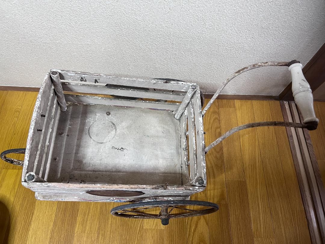 手押し車　三輪車　木とアイアン非常に古い　ヨーロッパの物