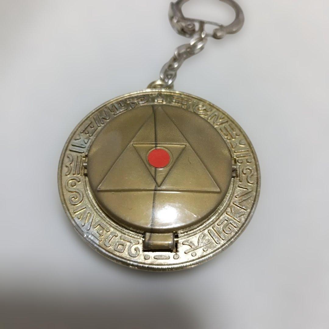 【珍品】ナガサキヤ　ゼルダの伝説　トライフォース型キーホルダー