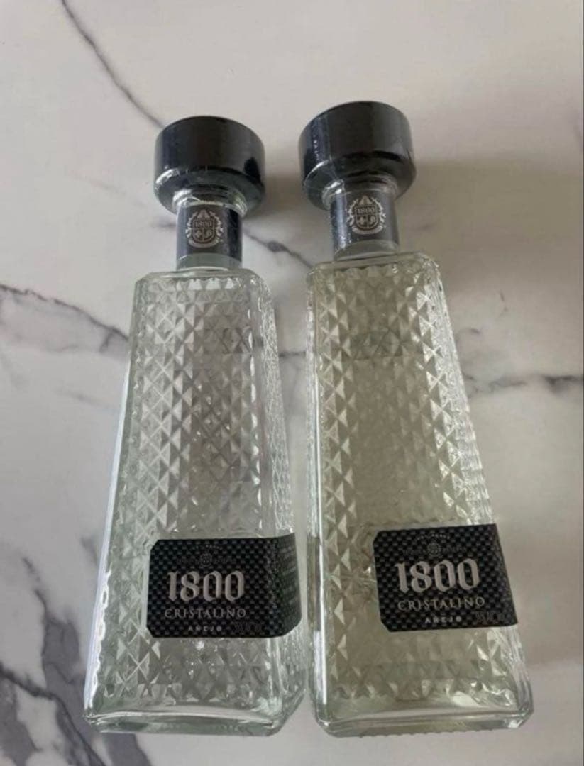 1800 ダイヤモンドカットデザインの750mlクリスタリーノテキーラ　2本
