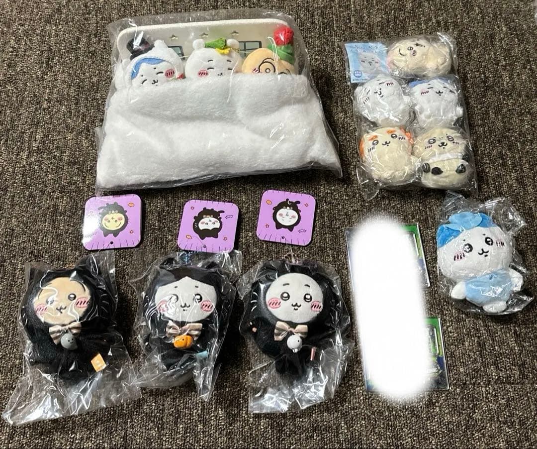 ちいかわ　ハッピーホリデーなおやすみベッドとつながるマスコット　まとめ売り