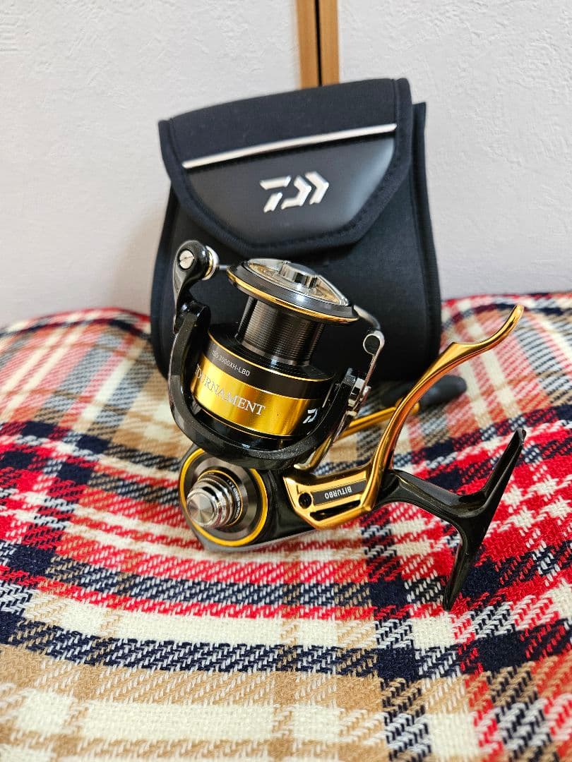 DAIWA 22TOURNAMENT ISO 3000XH LBD ケース付き