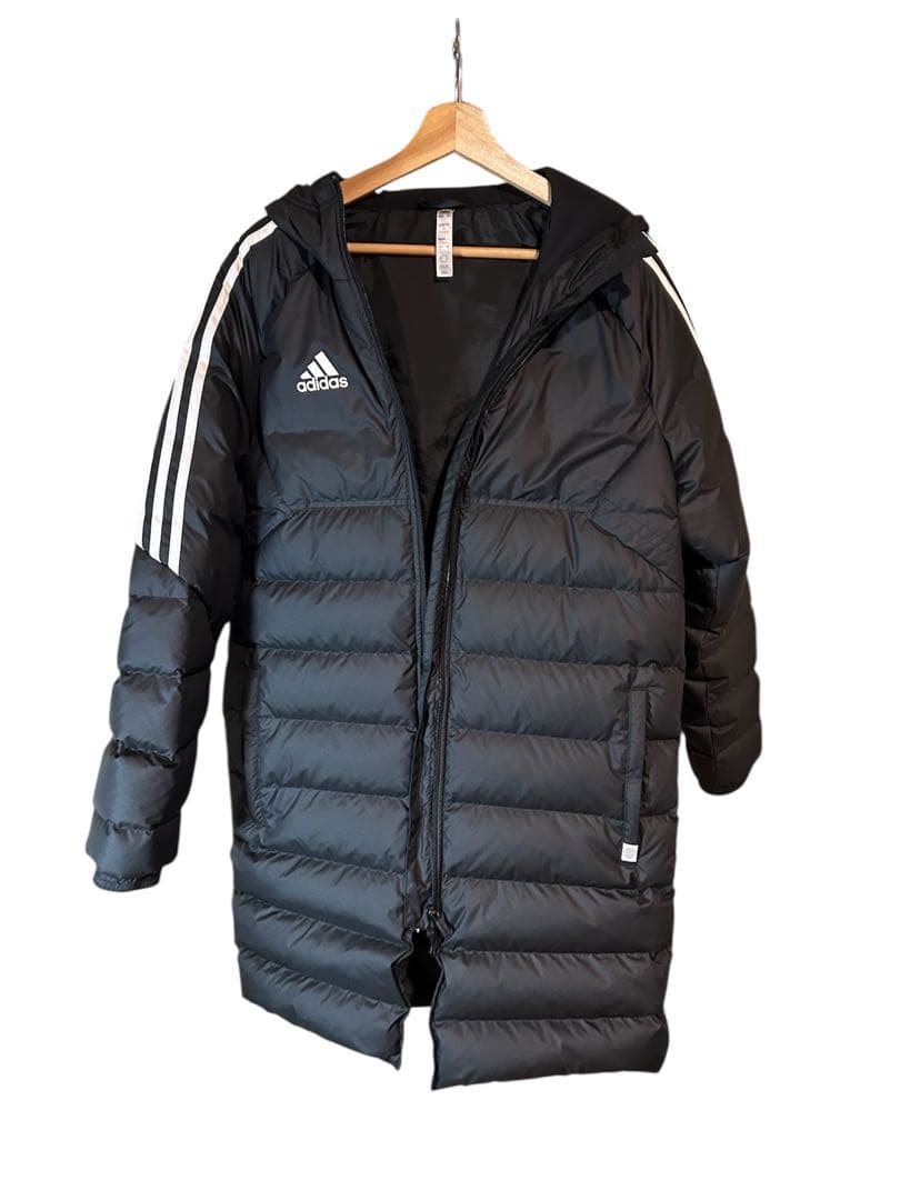 adidas 黒 ダウンコート フード付