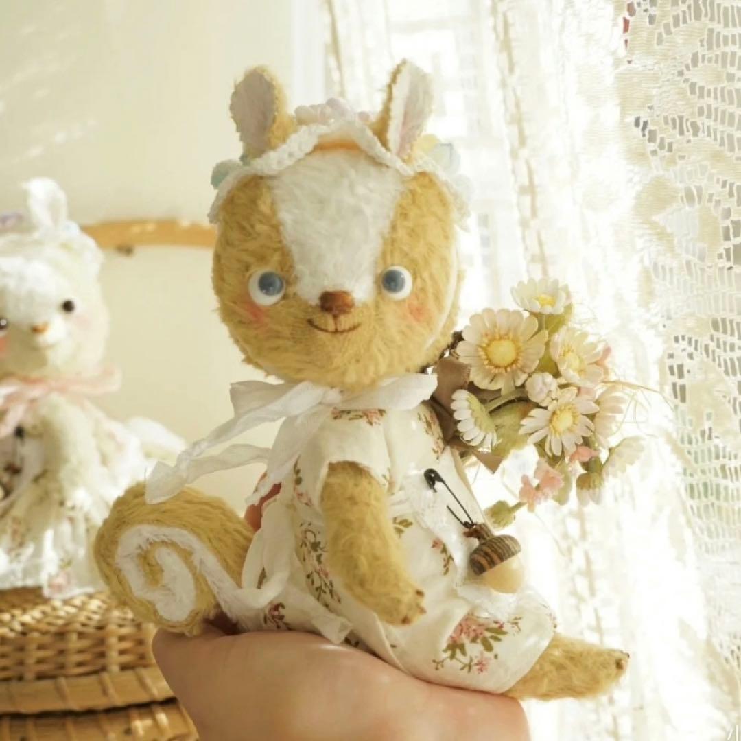 アーティストベア ぬいぐるみ 海外作家様 ハンドメイド 尻尾巻き巻きのリスちゃん